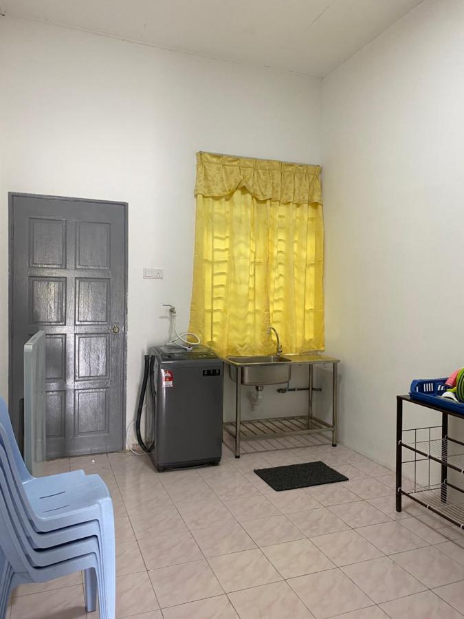 Cempaka Homestay Parit Raja Eksteriør bilde