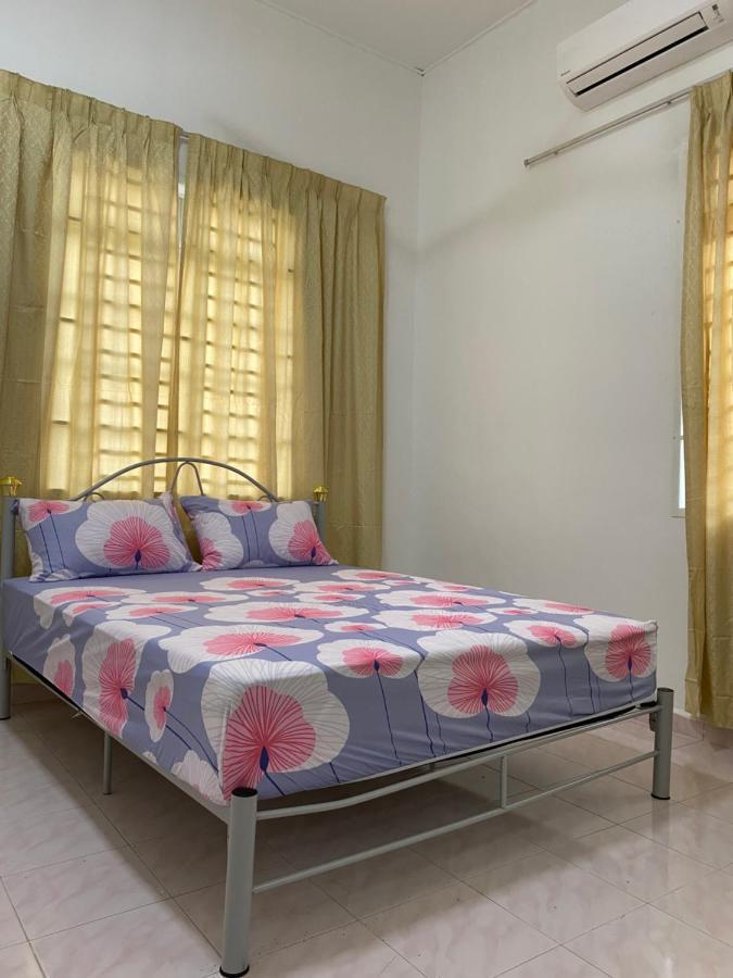 Cempaka Homestay Parit Raja Eksteriør bilde
