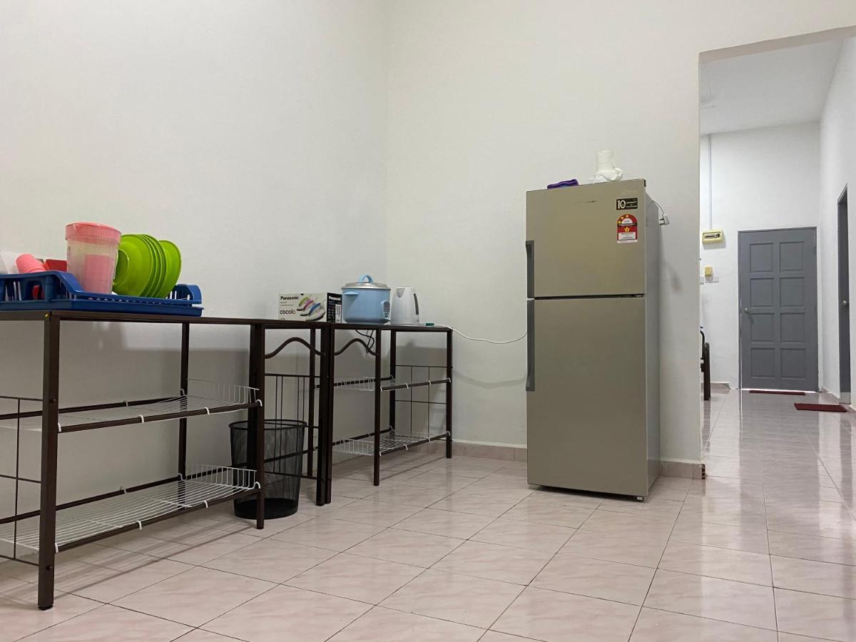 Cempaka Homestay Parit Raja Eksteriør bilde