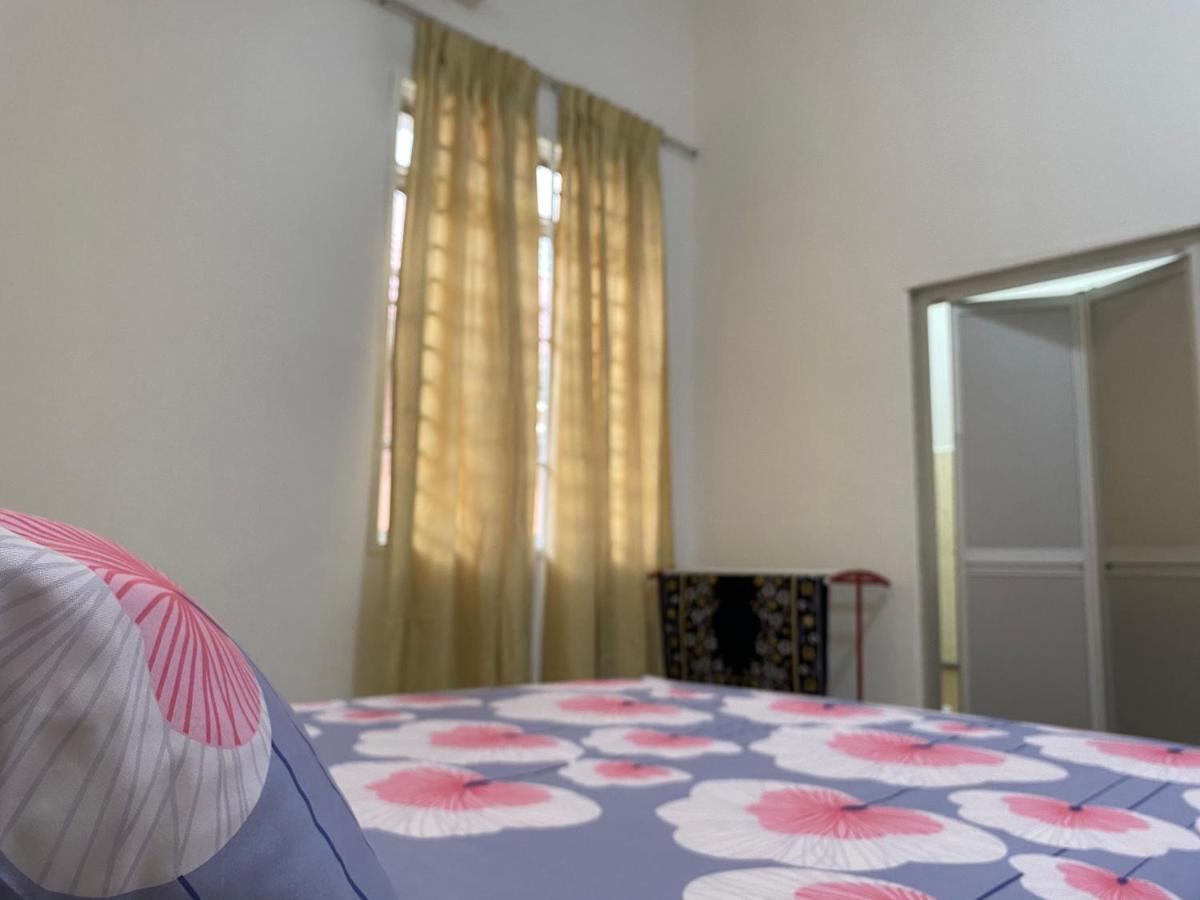 Cempaka Homestay Parit Raja Eksteriør bilde