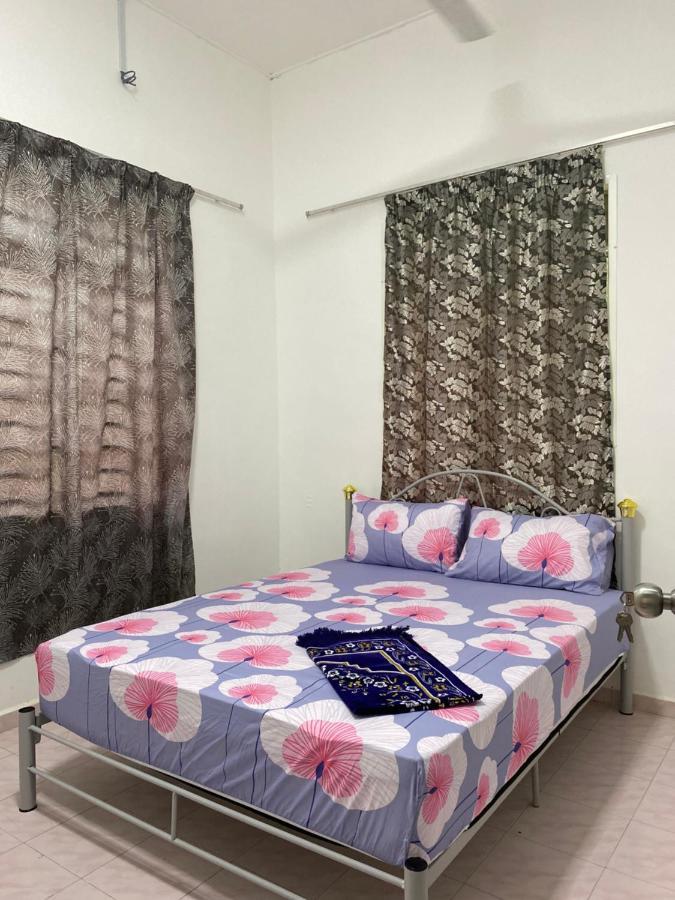 Cempaka Homestay Parit Raja Eksteriør bilde